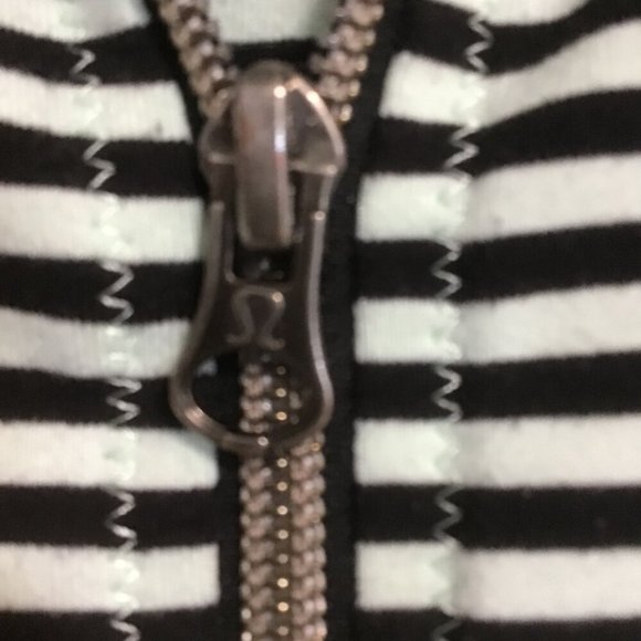 Lululemon Daily Yoga Jacket Classic Stripe Mint Moment Black/Black Size 10 - Picture 11 of 15